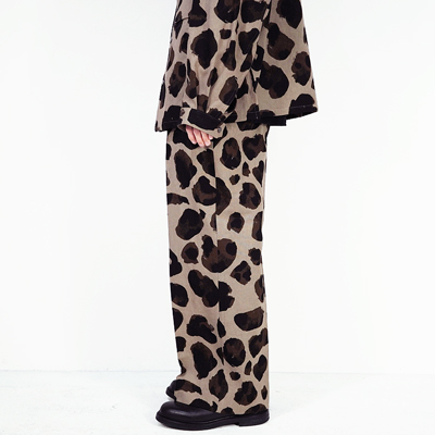 Sasquatchfabrix. [ ANIMAL PATTERN LINEN SLACKS ] BROWN