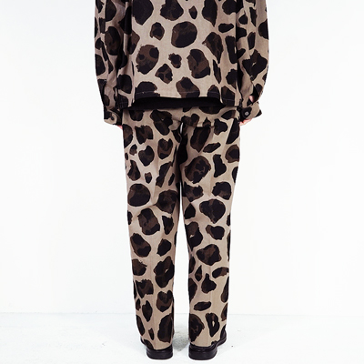 Sasquatchfabrix. [ ANIMAL PATTERN LINEN SLACKS ] BROWN