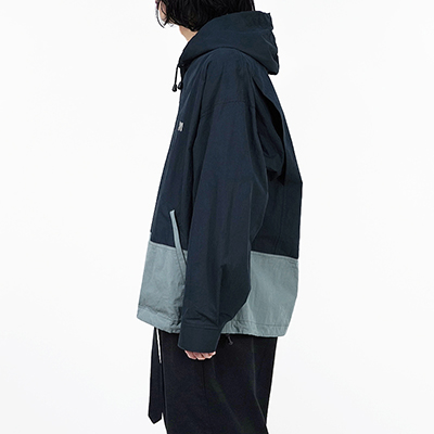 ESSAY [ MOUNTAIN PARKA (J-4) ] NAVY×SAX