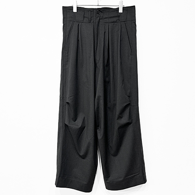 ESSAY [ WIDE OVER SLACKS (P-4) ] CHARCOAL