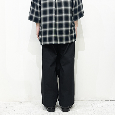 ESSAY [ WIDE OVER SLACKS (P-4) ] BLACK