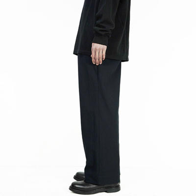 URU [ CHINO PANTS ] D.NAVY