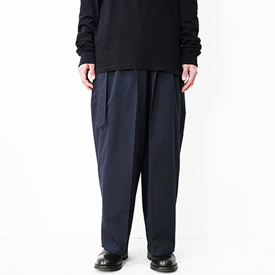 ESSAY [ HAKAMA SLACKS (P-3) ] NAVY