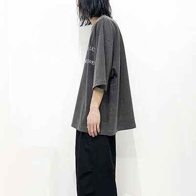 ESSAY [ PIGMENT DROPSHOULDER T-SHIRT (TS-5) ] CHARCOAL