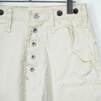 SUGARHILL [ RAW-EDGE CANVAS CARGO SHORTS ] IVORY WHITE