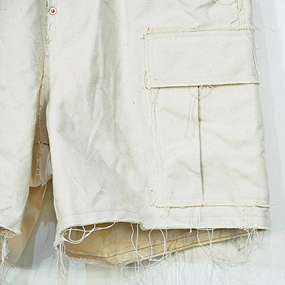 SUGARHILL [ RAW-EDGE CANVAS CARGO SHORTS ] IVORY WHITE