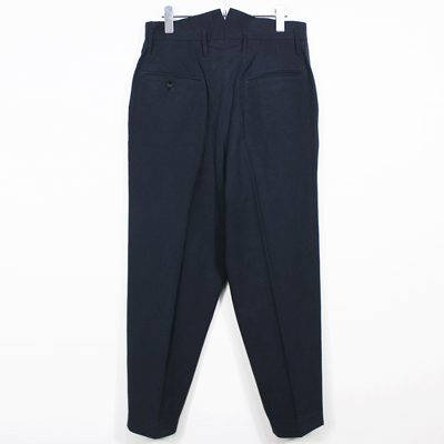 ESSAY [ 3 TUCKED SLACKS (P-1) ] NAVY | ロイド・エフダブリュー 