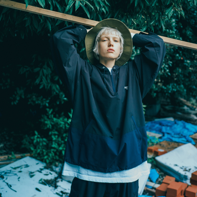 ESSAY [ MOUNTAIN PARKA (J-3) ] BLACK×NAVY | ロイド・エフダブリュー