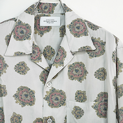UNUSED [ US2339 (Short-sleeve emblem pattern shirt) ]
