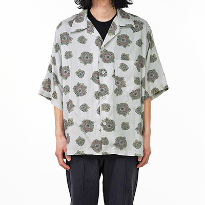 UNUSED [ US2339 (Short-sleeve emblem pattern shirt) ]