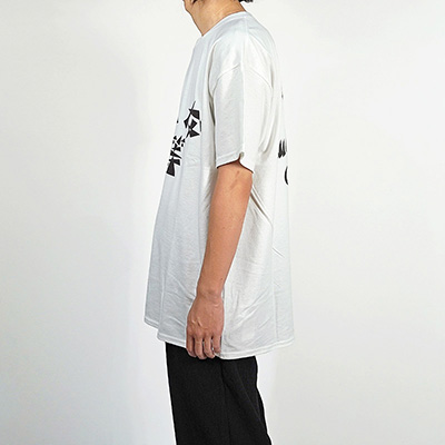 Sasquatchfabrix. [ “みんな平等”  STRIKE  T-SHIRT ] WHITE