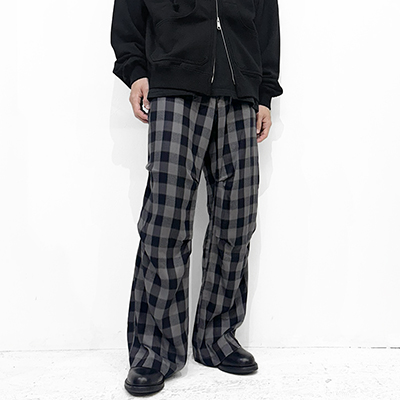 MATSUFUJI [ Herringbone Weave Check Wide Cargo Trousers ] BLACK