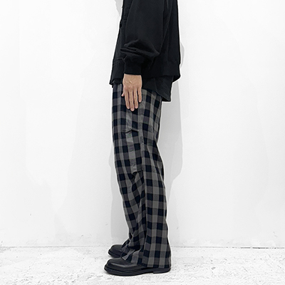 MATSUFUJI [ Herringbone Weave Check Wide Cargo Trousers ] BLACK