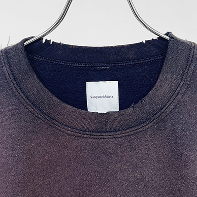 Sasquatchfabrix. [ “EASTEND DRAGON FONT” DESTROY SWEATSHIRT ] NAVY