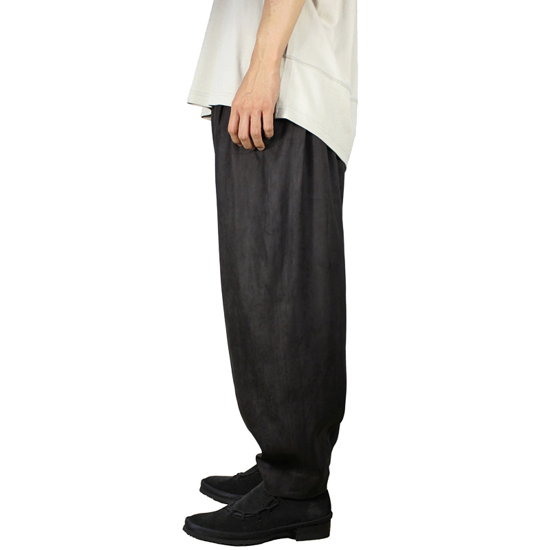 YANTOR [ Suede 6tuck Pants ] CHARCOAL | ロイド・エフダブリュー 