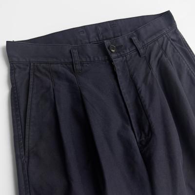 URU [ COTTON BACKSATIN 2 TUCK PANTS ] NAVY