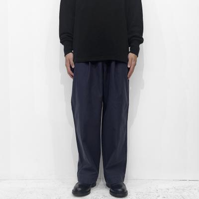 URU [ COTTON BACKSATIN 2 TUCK PANTS ] NAVY
