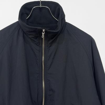 URU [ NYLON FLEECE ZIP UP BLOUSON ] BLACK