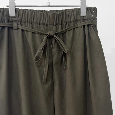 ESSAY [ GATHER EASY SLACKS (P-1) ] MOS GREEN
