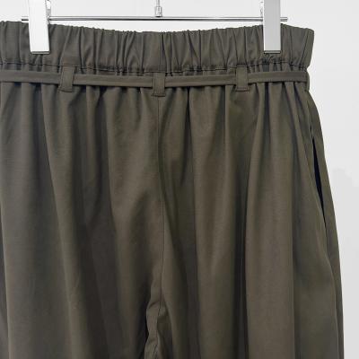 ESSAY [ GATHER EASY SLACKS (P-1) ] MOS GREEN