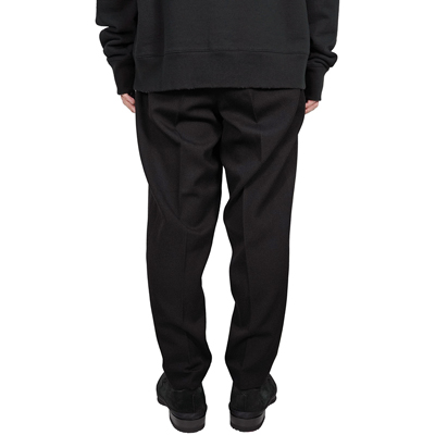 ESSAY [ 3 TUCKED SLACKS (P-1) ] BLACK