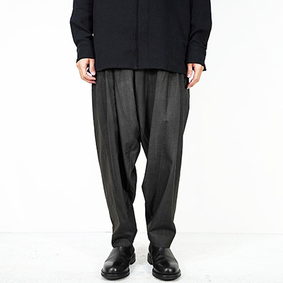 YANTOR [ Uneven Dyed Wool 6tuck Pants ] BLACK