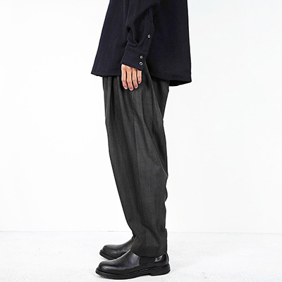 YANTOR [ Uneven Dyed Wool 6tuck Pants ] BLACK